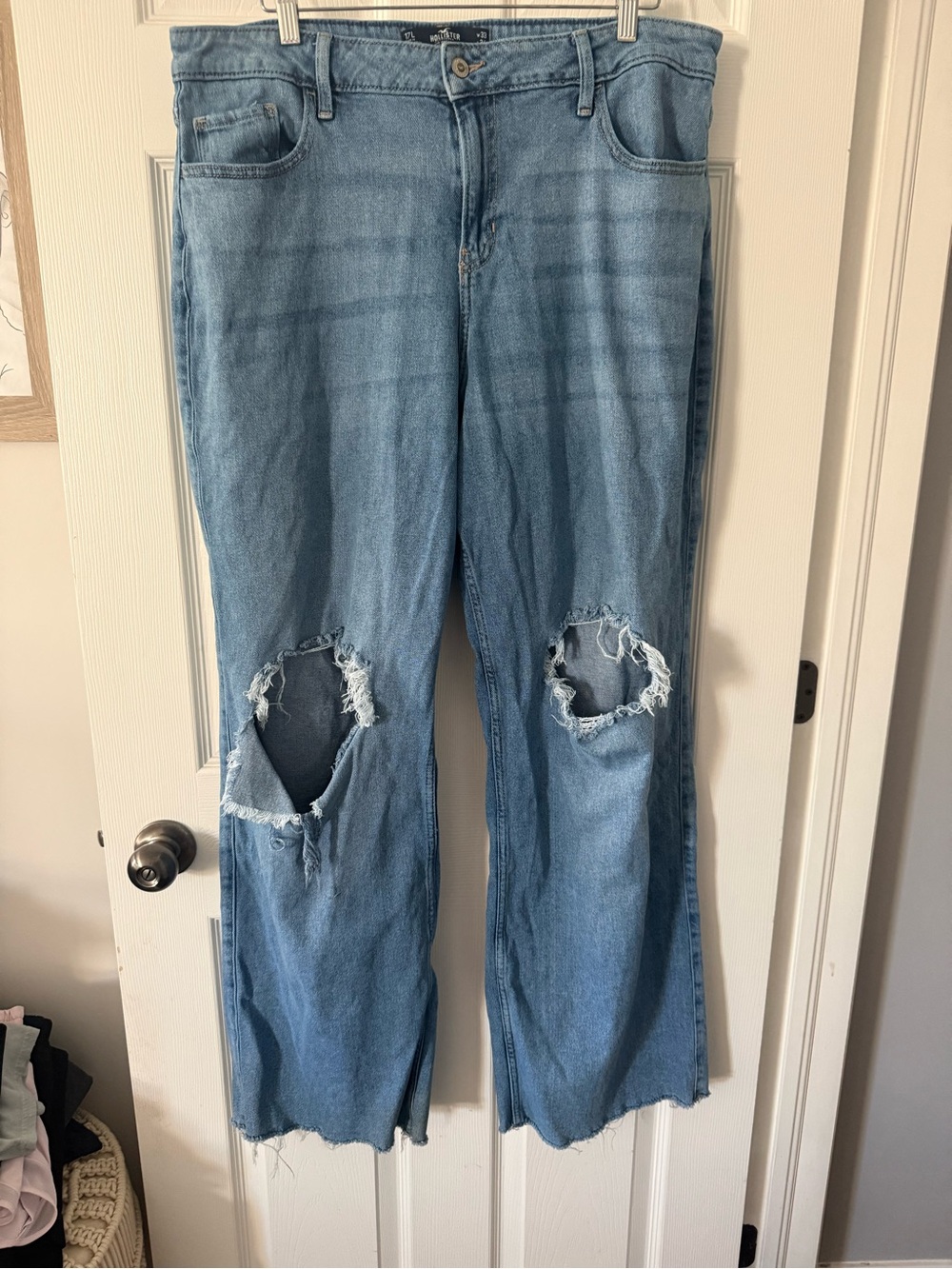 90. 5/$15                               HOLLISTER WIDE LEG DISTRESSED JEANS SZ 3